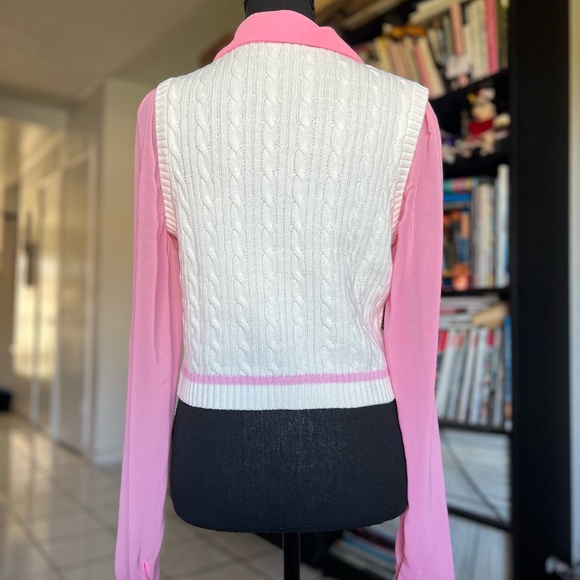 Cozy White and Pink V-Neck Sweater with Soft Knit and Classic Fit - Picture 6 of 8